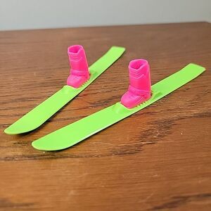 VINTAGE 1990s Barbie‎ Lime Green Skis with Pink Boots